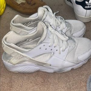 SOLD White Nike huaraches!